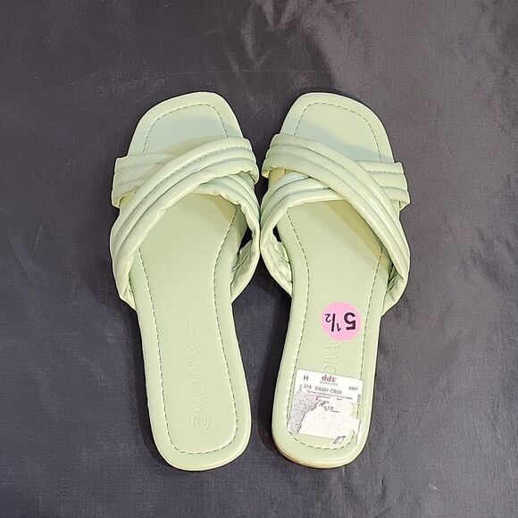 BRAND NEW WILD DIVA LOUNGE IRA CROSSBAND SLIDES SANDAL - Picture 7 of 15